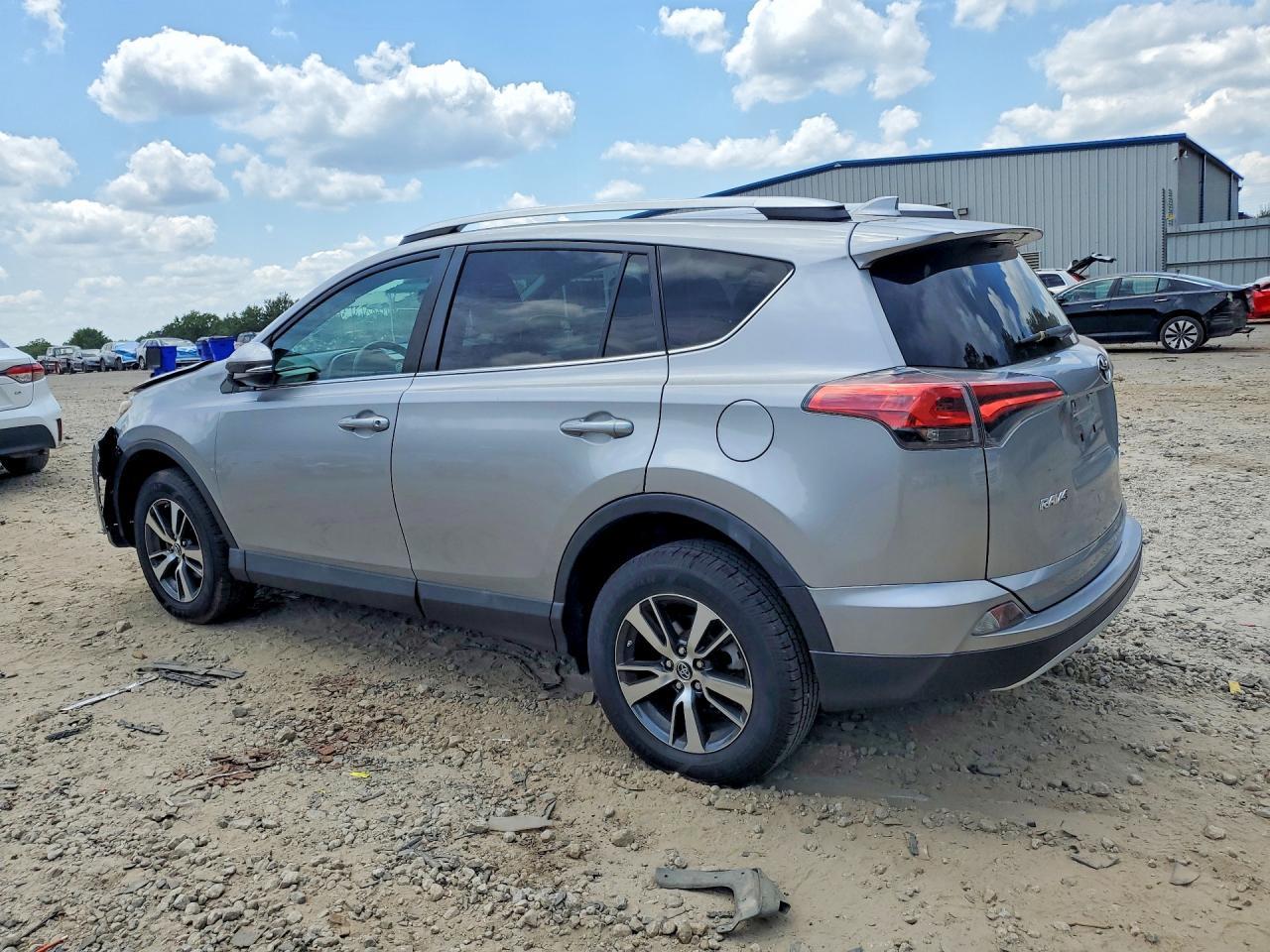 2016 Toyota Rav4 Xle - Фото 2