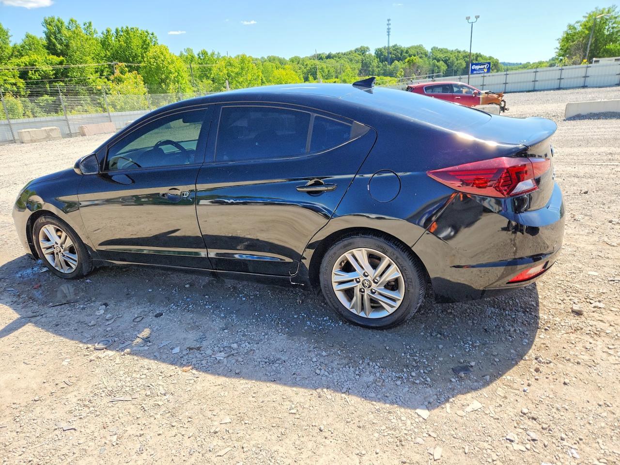 2019 Hyundai Elantra Sel - Фото 2