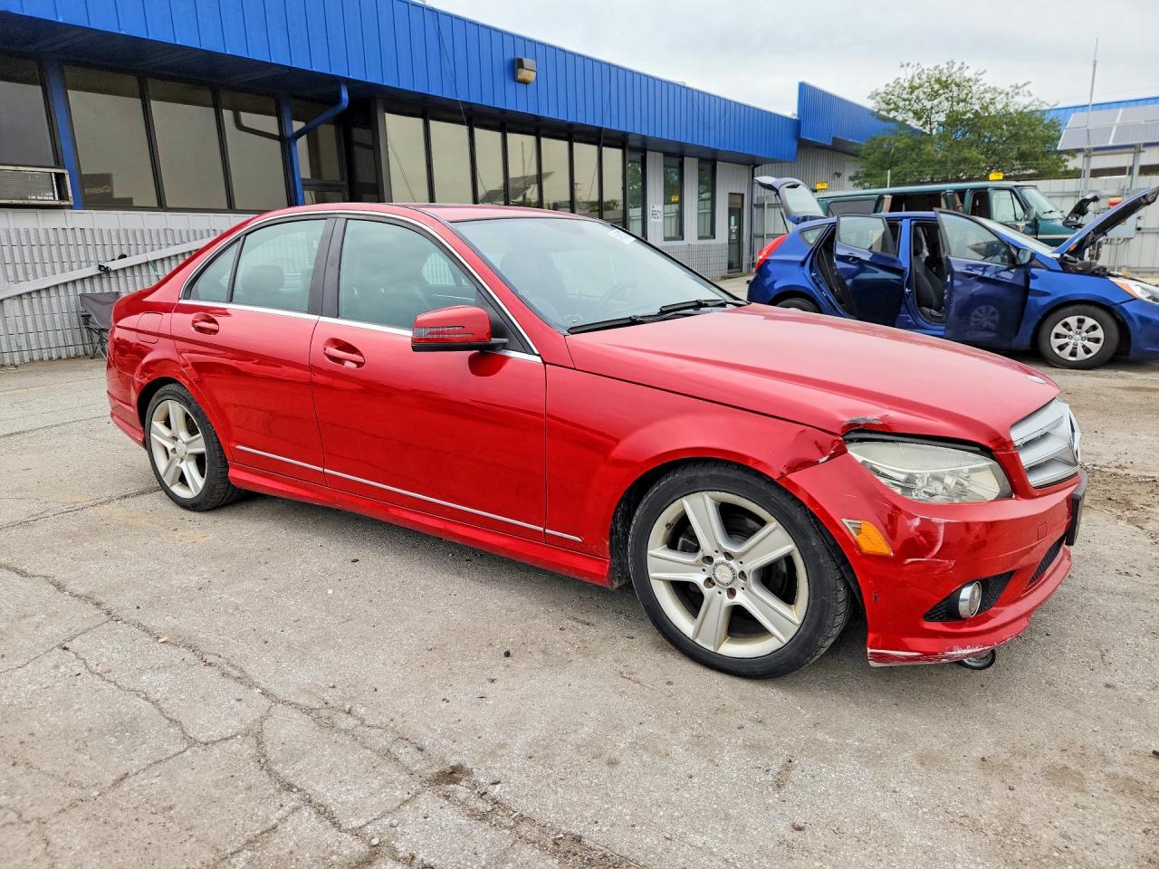 2010 Mercedes-Benz C 300 4Matic - Фото 4