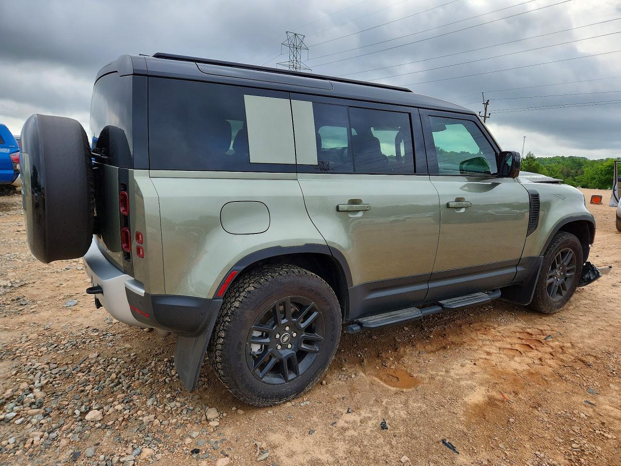 2025 Land Rover Defender 110 S - Фото 3