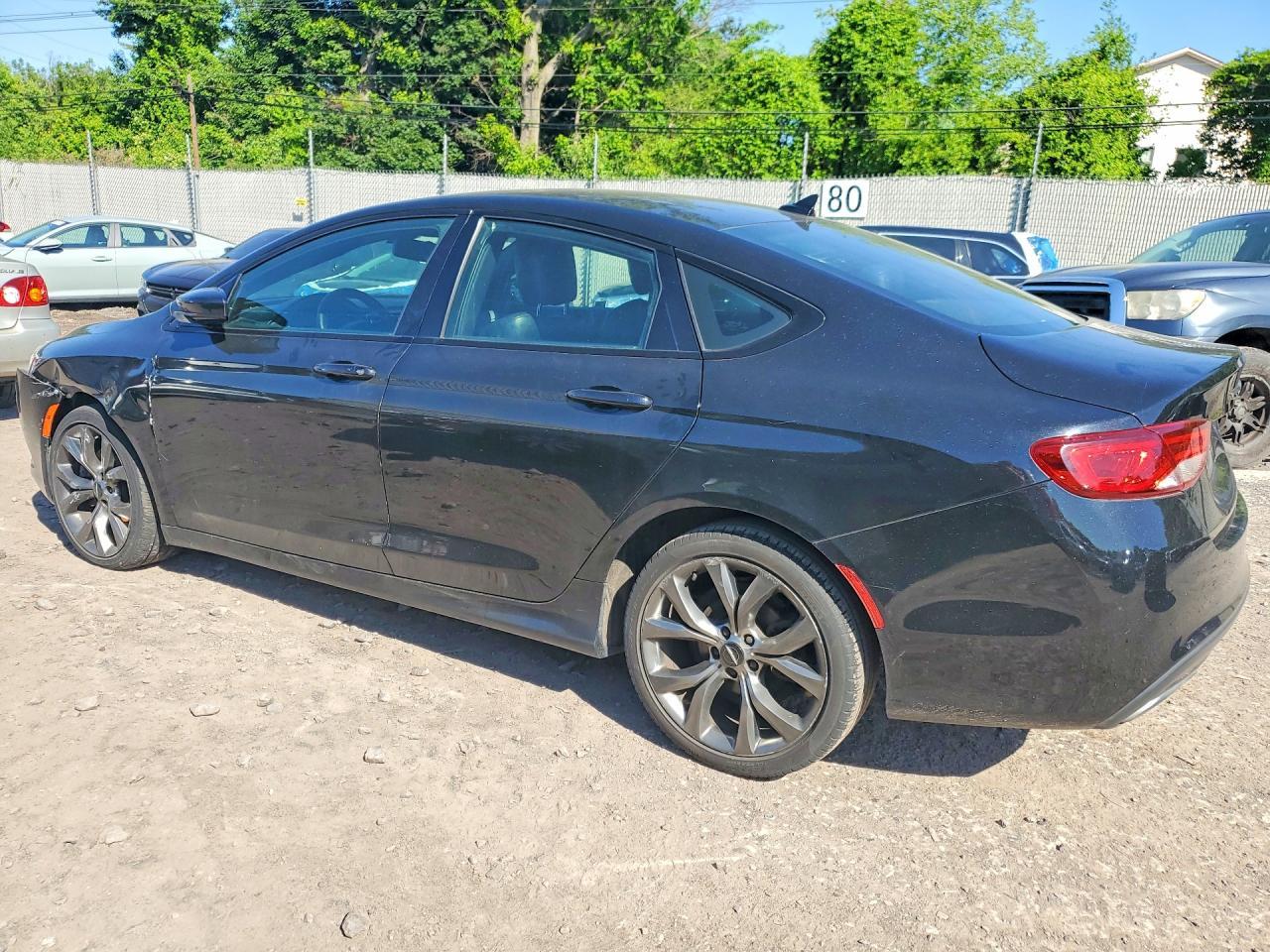 2015 Chrysler 200 S - Фото 2