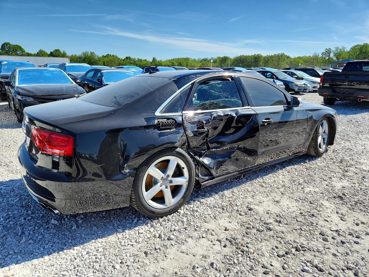 2014 Audi S8 - Фото 3