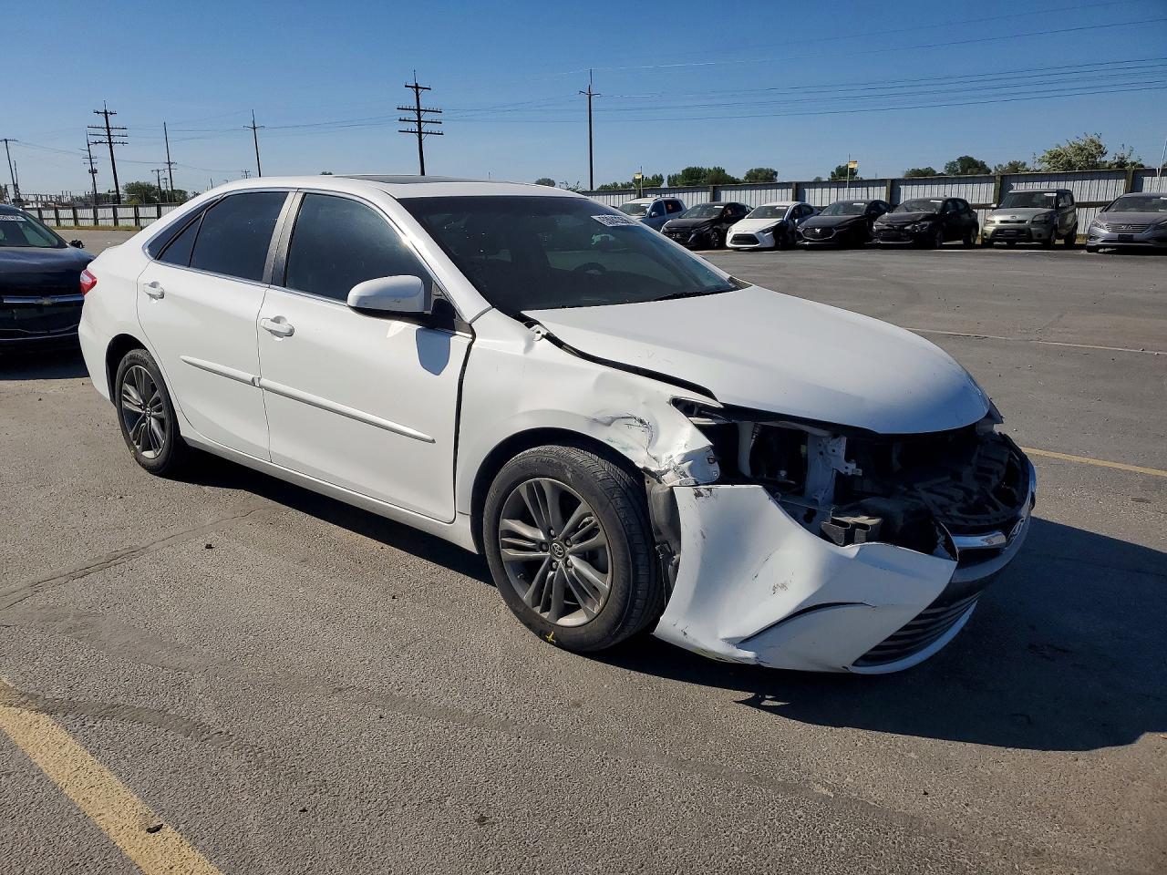 2016 Toyota Camry Se - Фото 4