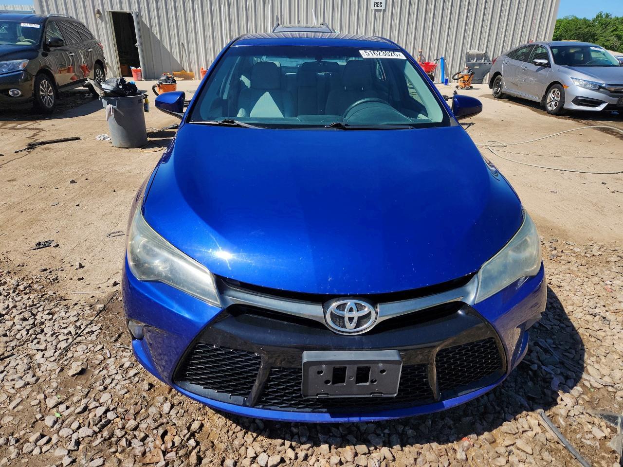 2016 Toyota Camry Se - Фото 5