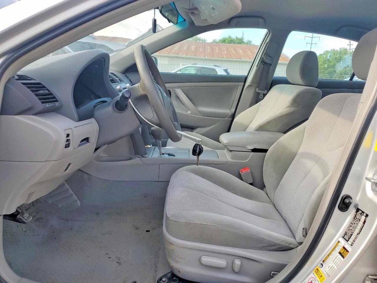 2011 Toyota Camry Le - Image 7