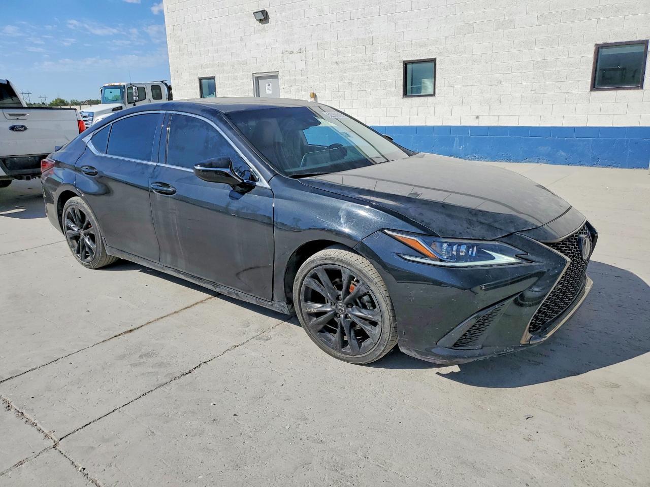 2022 Lexus Es 250 F Sport - Image 4