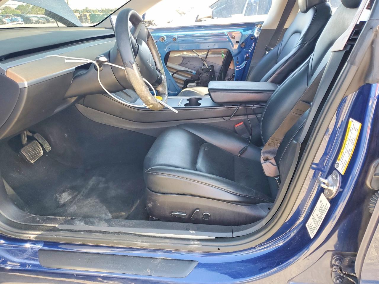 2022 Tesla Model 3 - Image 7