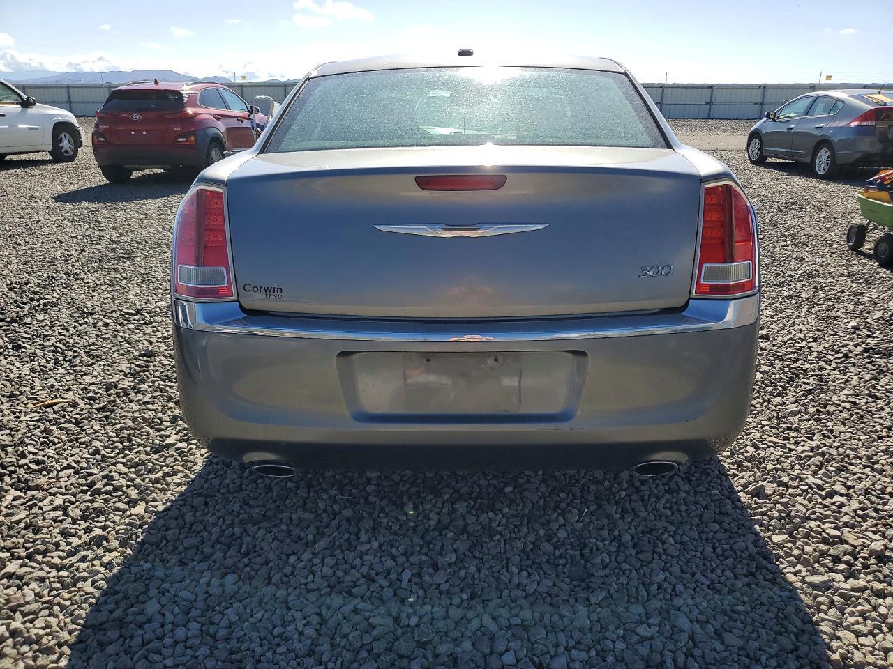2011 Chrysler 300 - Image 6