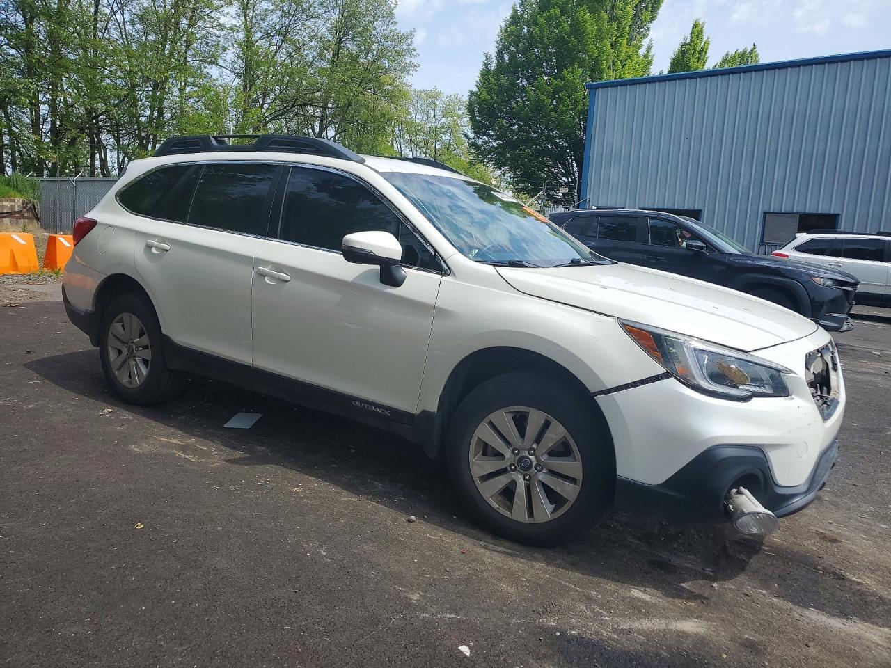 2018 Subaru Outback 2.5I Premium - Image 4