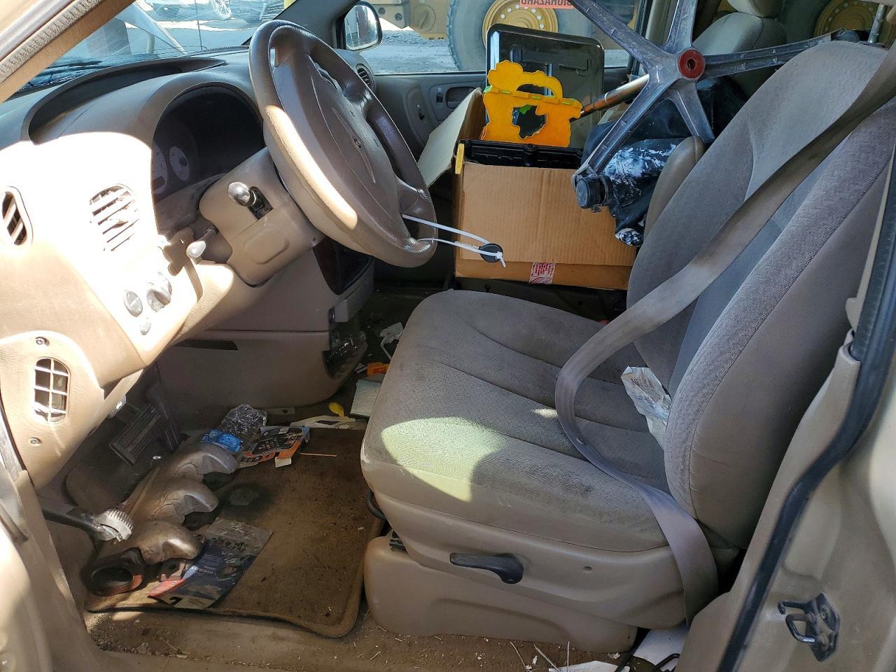 2001 Chrysler Town & Country Lx - Фото 7