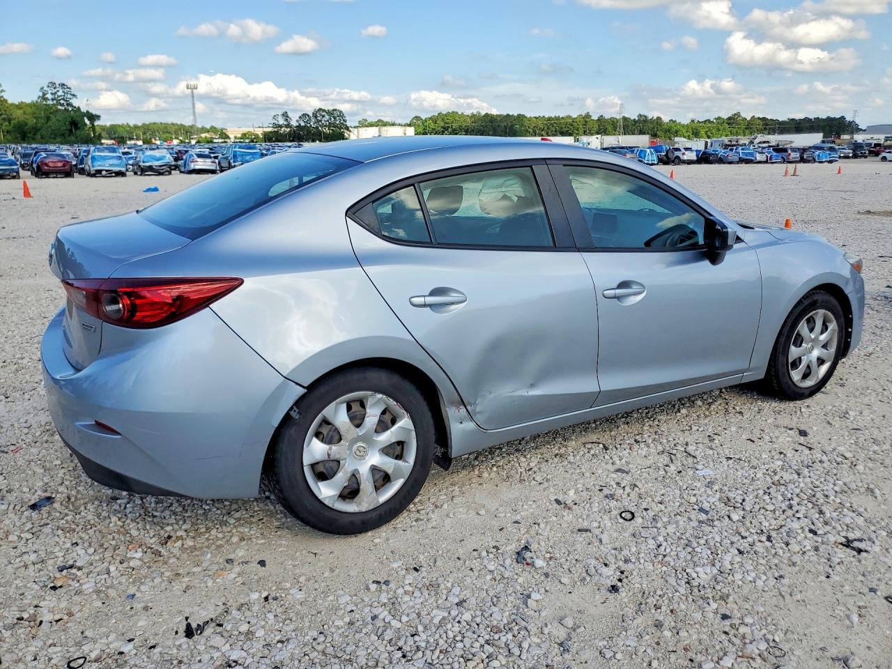 2018 Mazda 3 Sport - Image 3