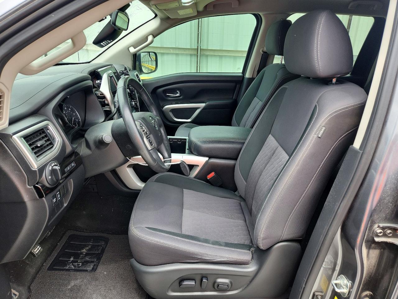 2020 Nissan Titan Sv - Image 7
