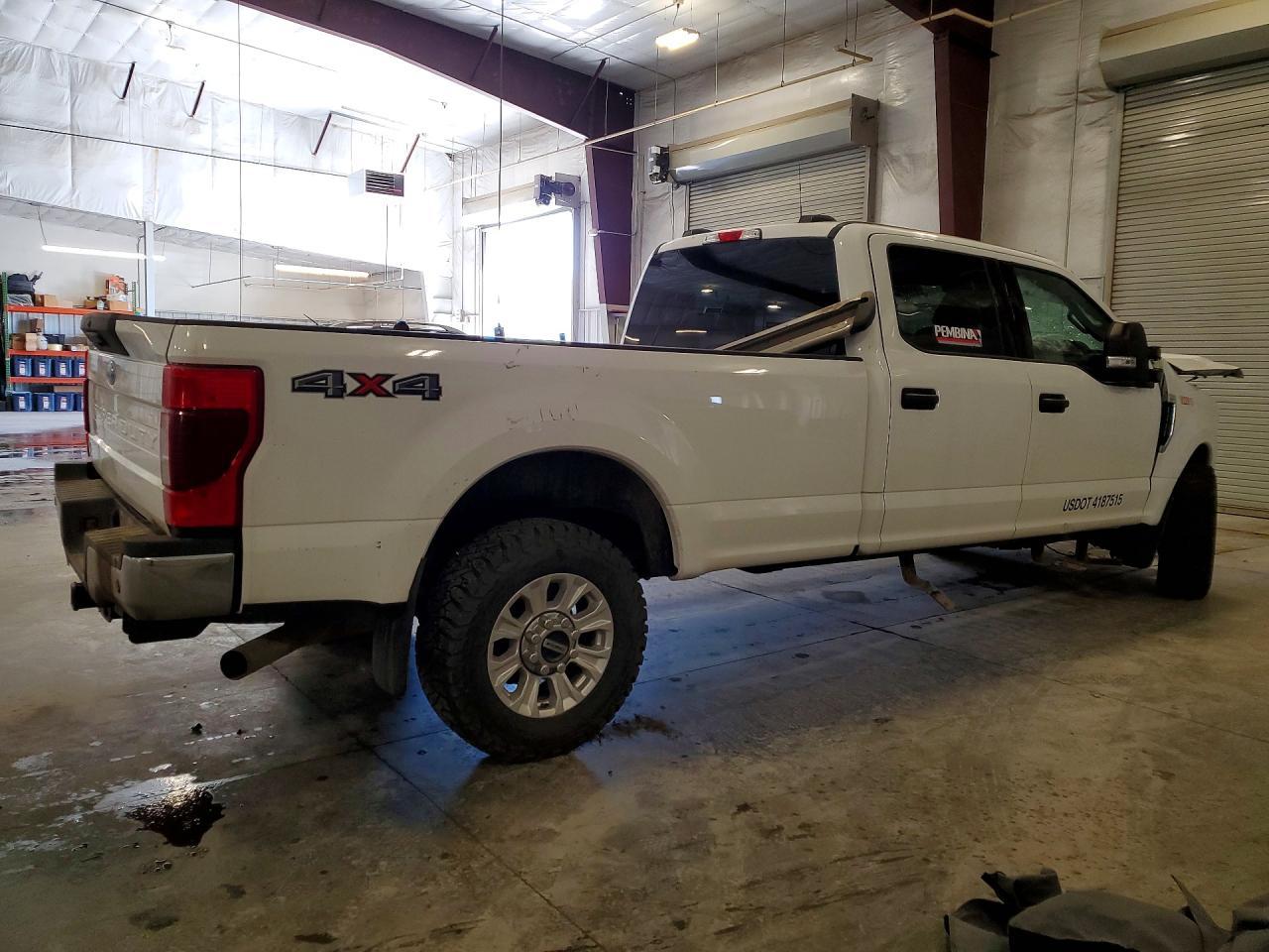 2022 Ford F250 Super Duty - Фото 3
