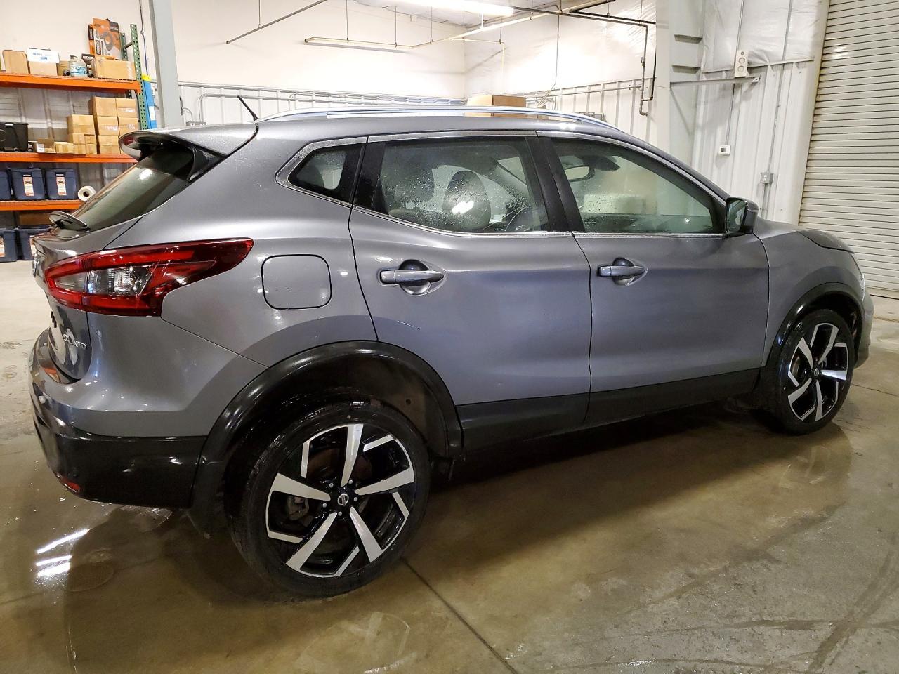 2021 Nissan Rogue Sport Sl - Image 3