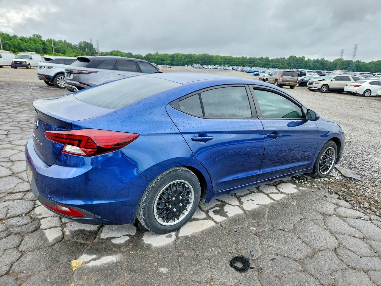 2020 Hyundai Elantra 4D - Image 3
