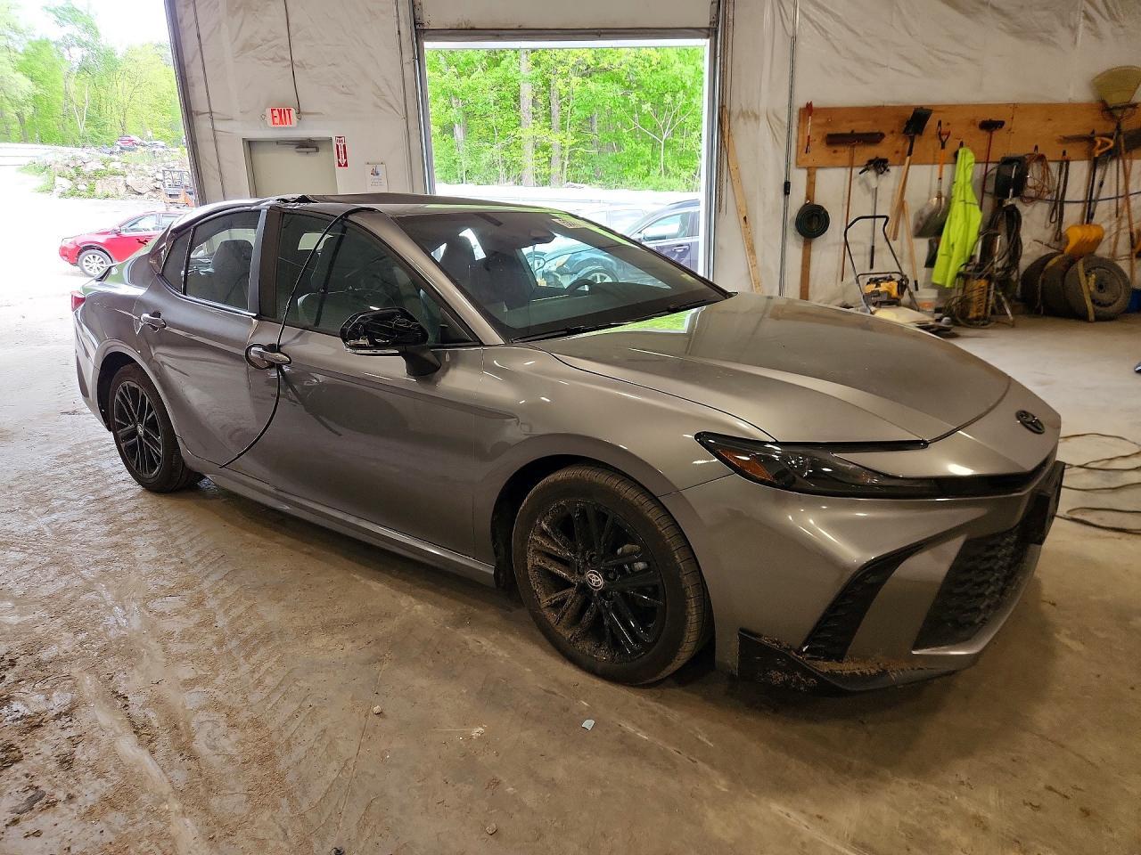 2025 Toyota Camry Se - Image 4