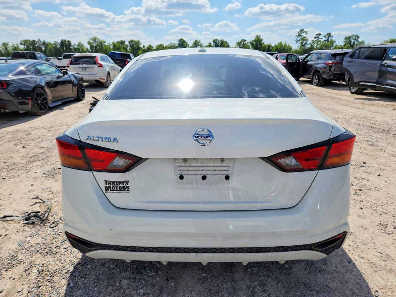 2019 Nissan Altima S - Фото 6