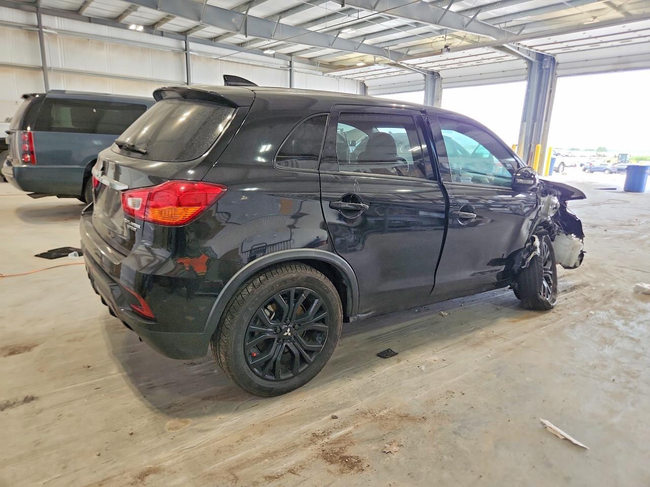 2019 Mitsubishi Outlander Sport Es - Фото 3