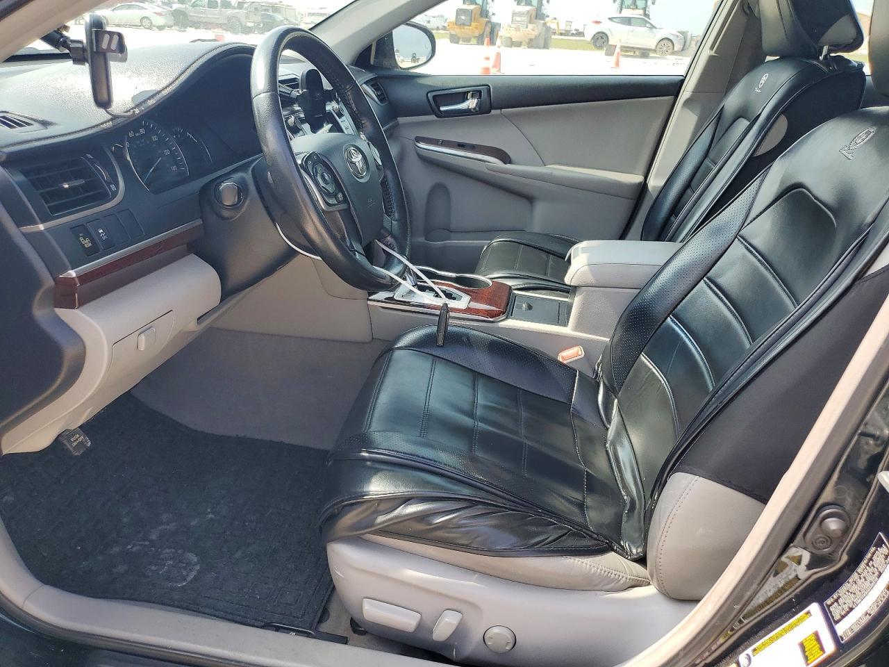 2012 Toyota Camry Xle V6 - Image 7
