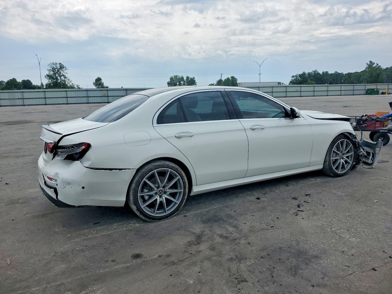 2022 Mercedes-Benz E 350 - Image 3