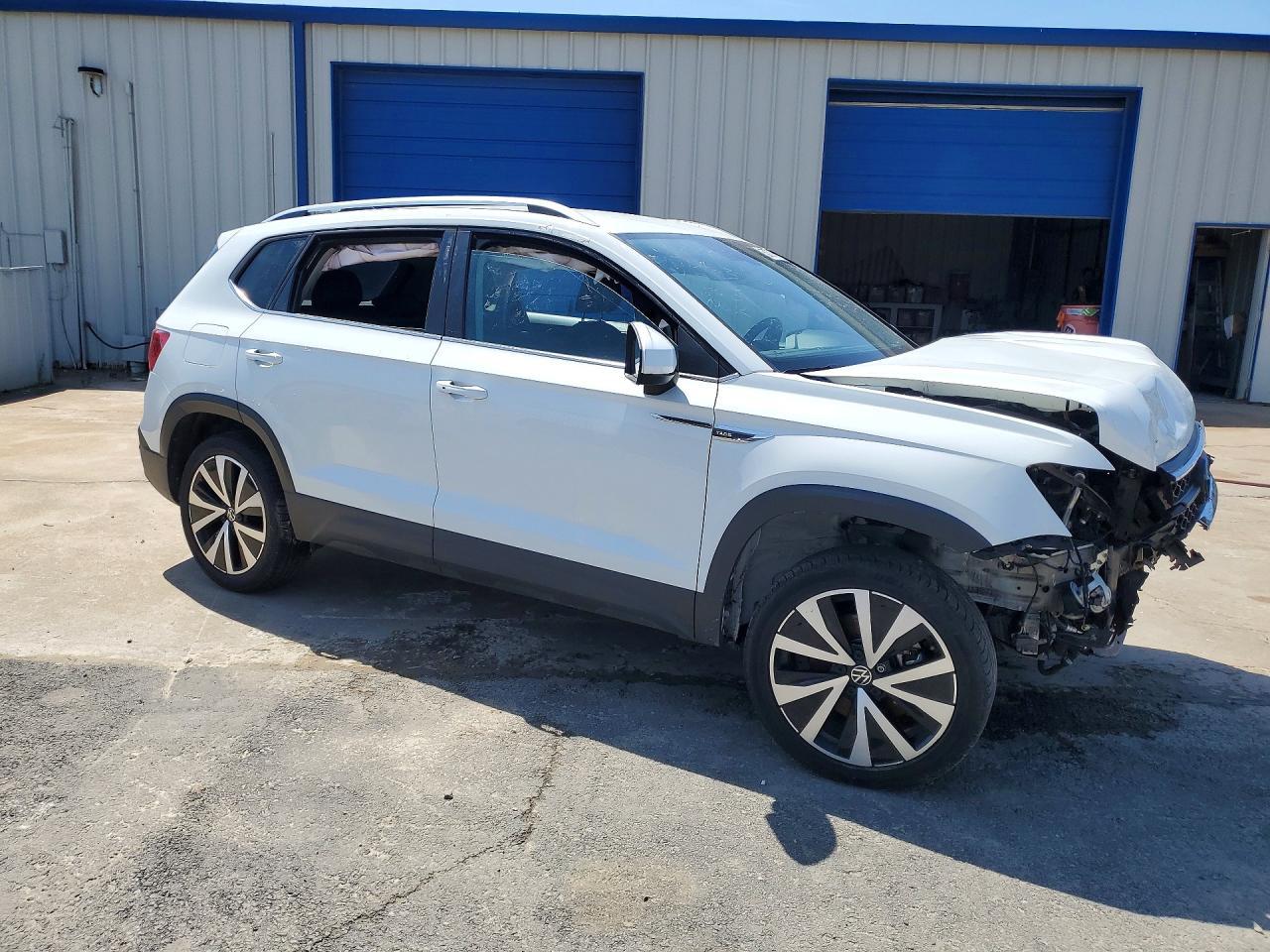 2024 Volkswagen Taos Se - Фото 4