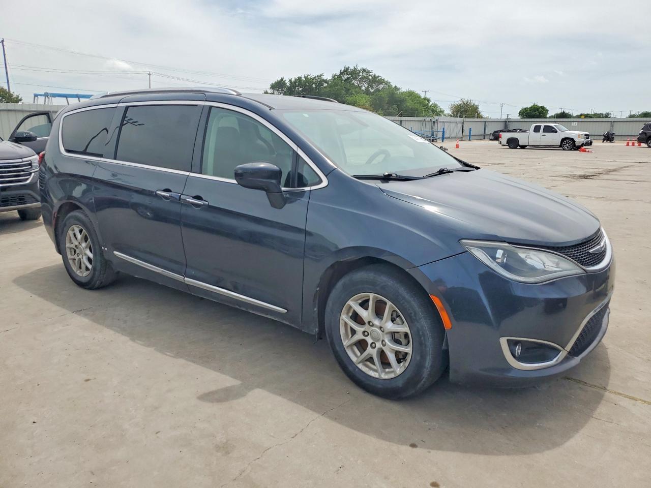 2020 Chrysler Pacifica Touring L - Image 4