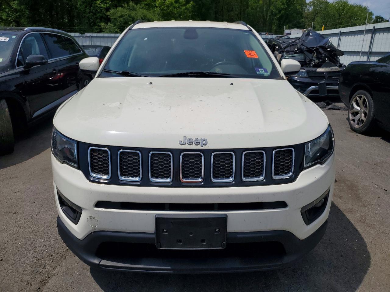2018 Jeep Compass Latitude - Image 5