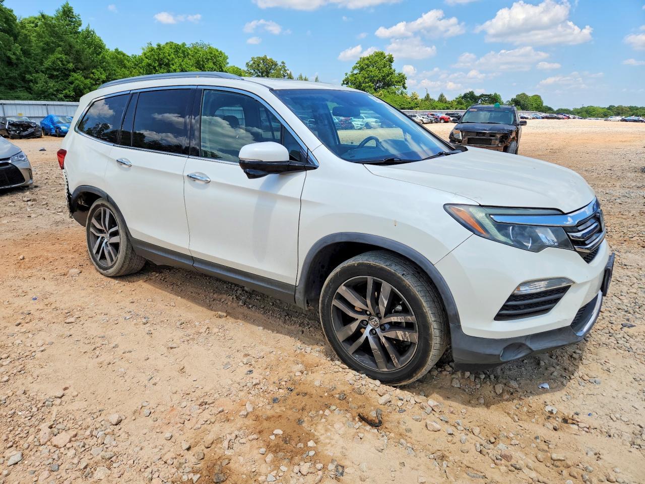 2016 Honda Pilot Touring - Image 4