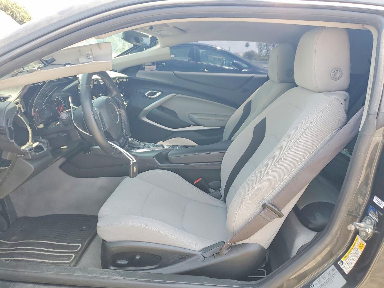 2017 Chevrolet Camaro - Image 7