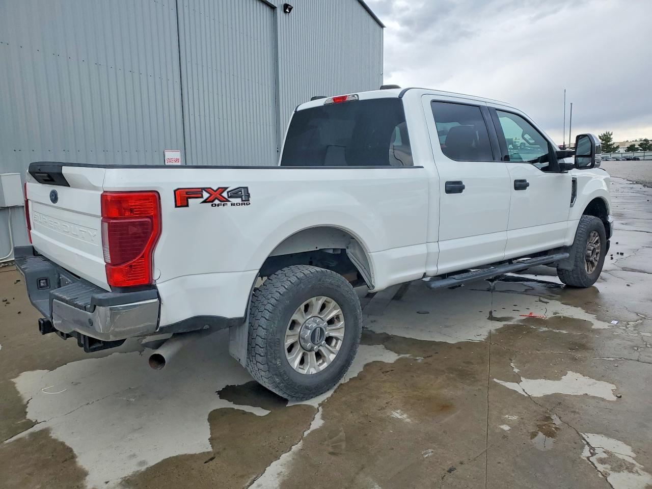 2022 Ford F350 Super Duty - Image 3
