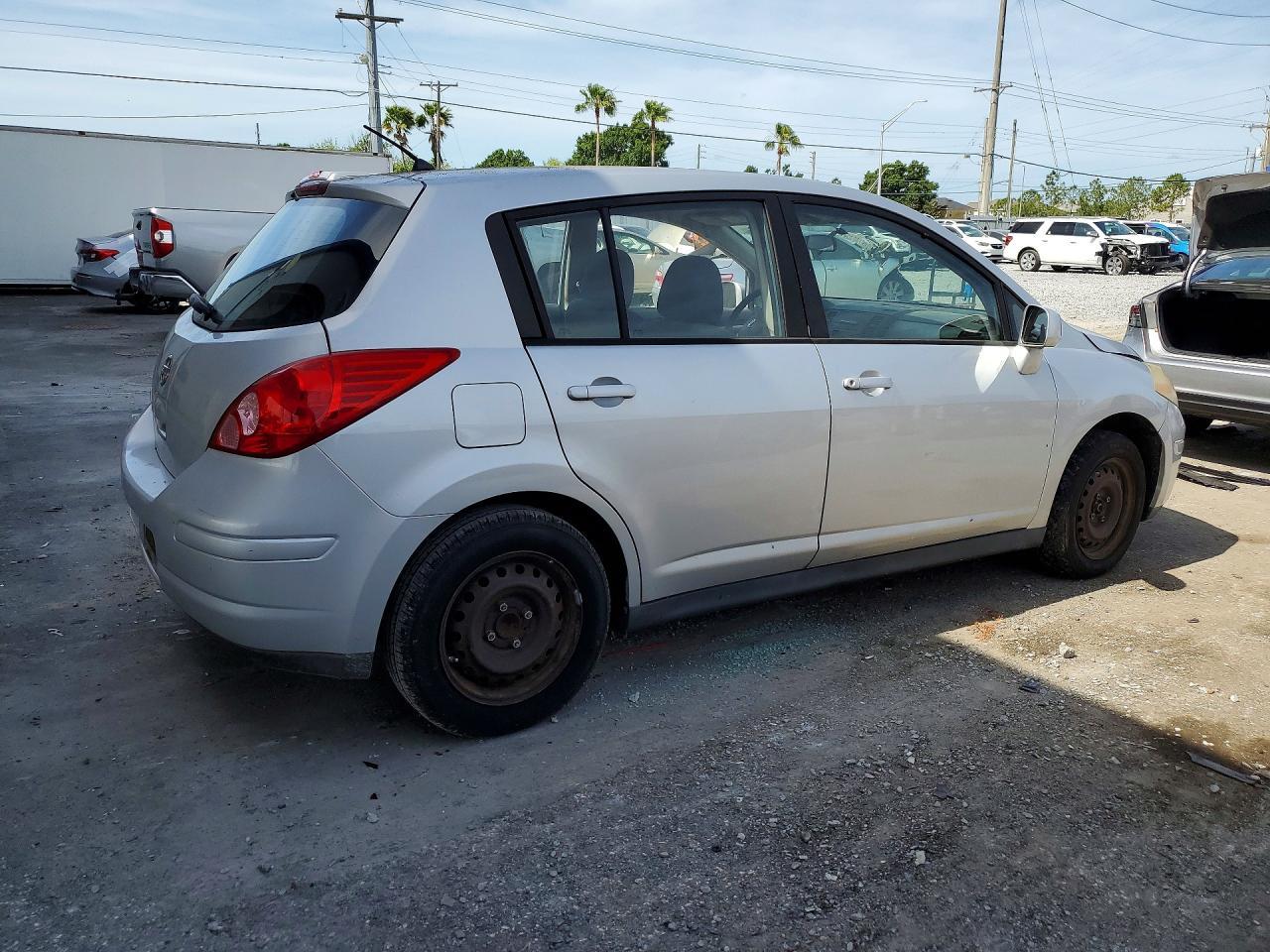 2008 Nissan Versa 1.8 S - Image 3