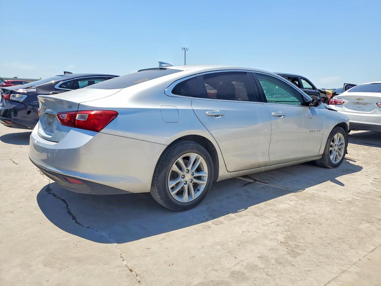 2018 Chevrolet Malibu - Image 3