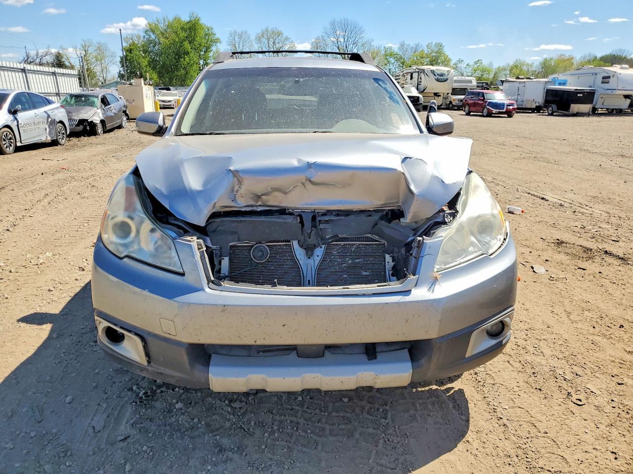 2011 Subaru Outback 2.5I Limited - Image 5