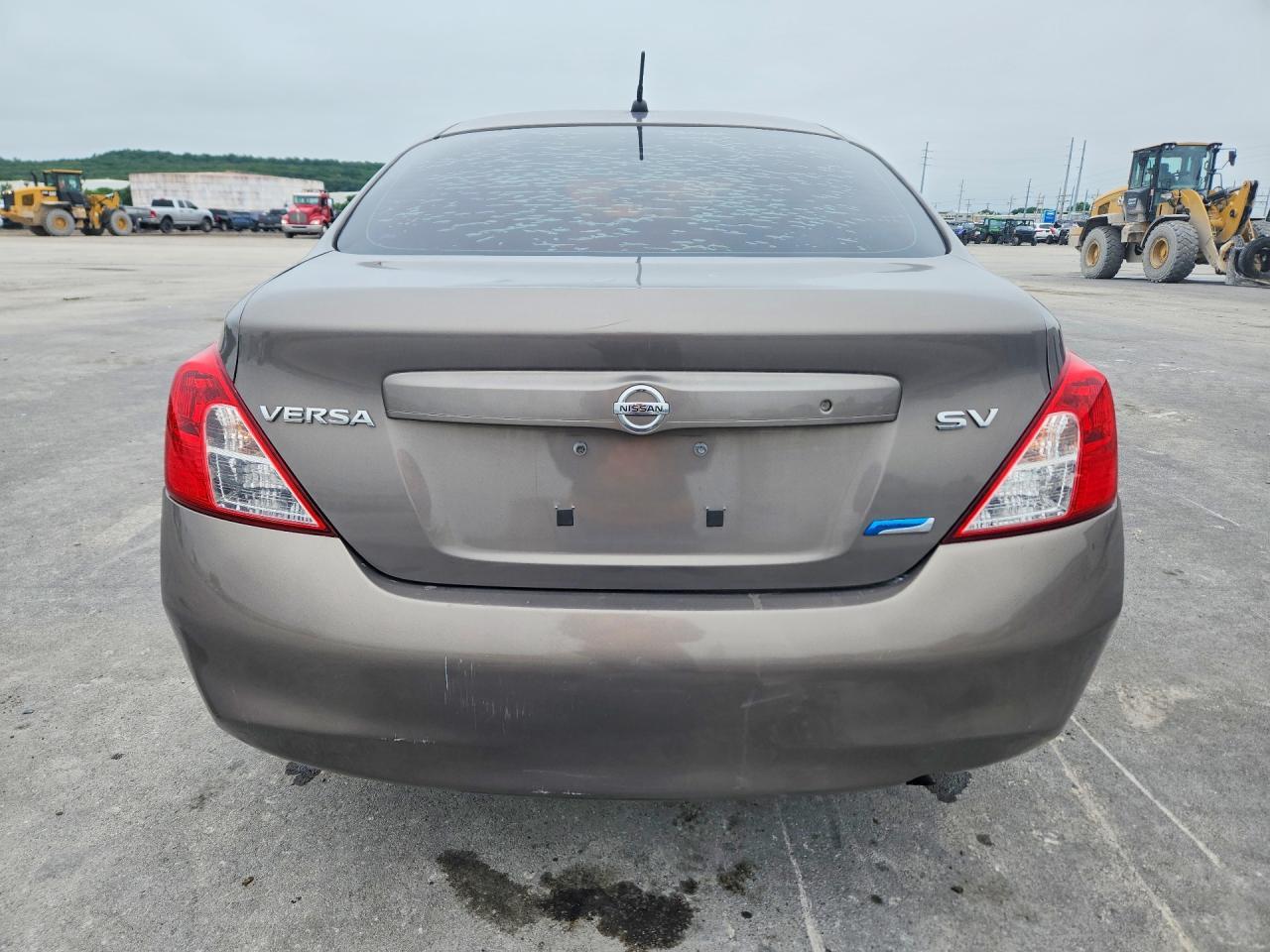 2012 Nissan Versa 1.6 S - Фото 6
