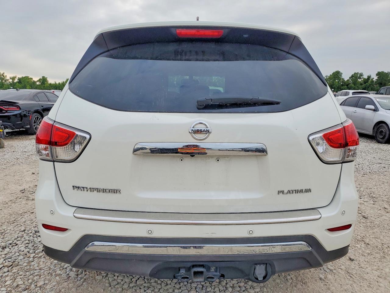 2015 Nissan Pathfinder S - Image 6