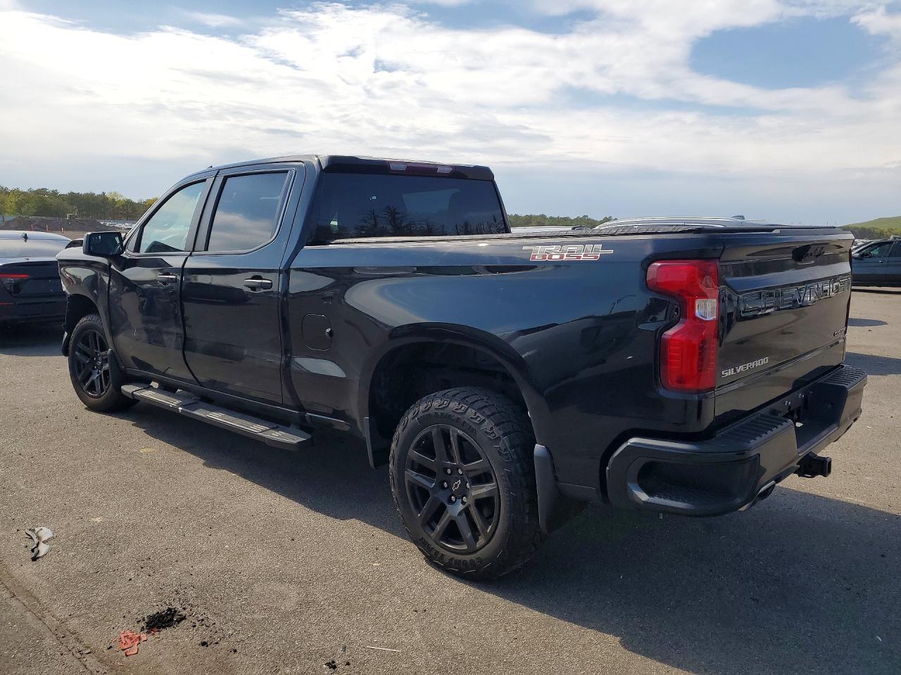 2022 Chevrolet Silverado K1500 Trail Boss Custom - Image 2