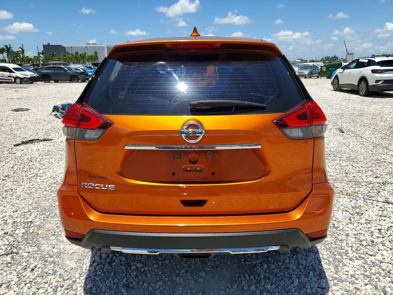 2017 Nissan Rogue S - Фото 6