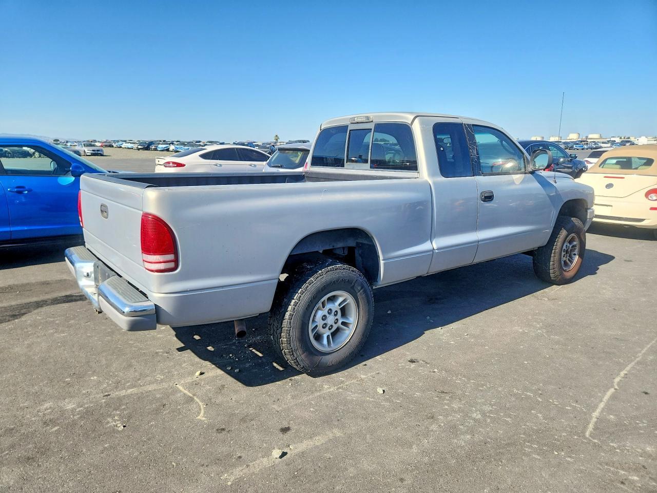 2000 Dodge Dakota - Image 3