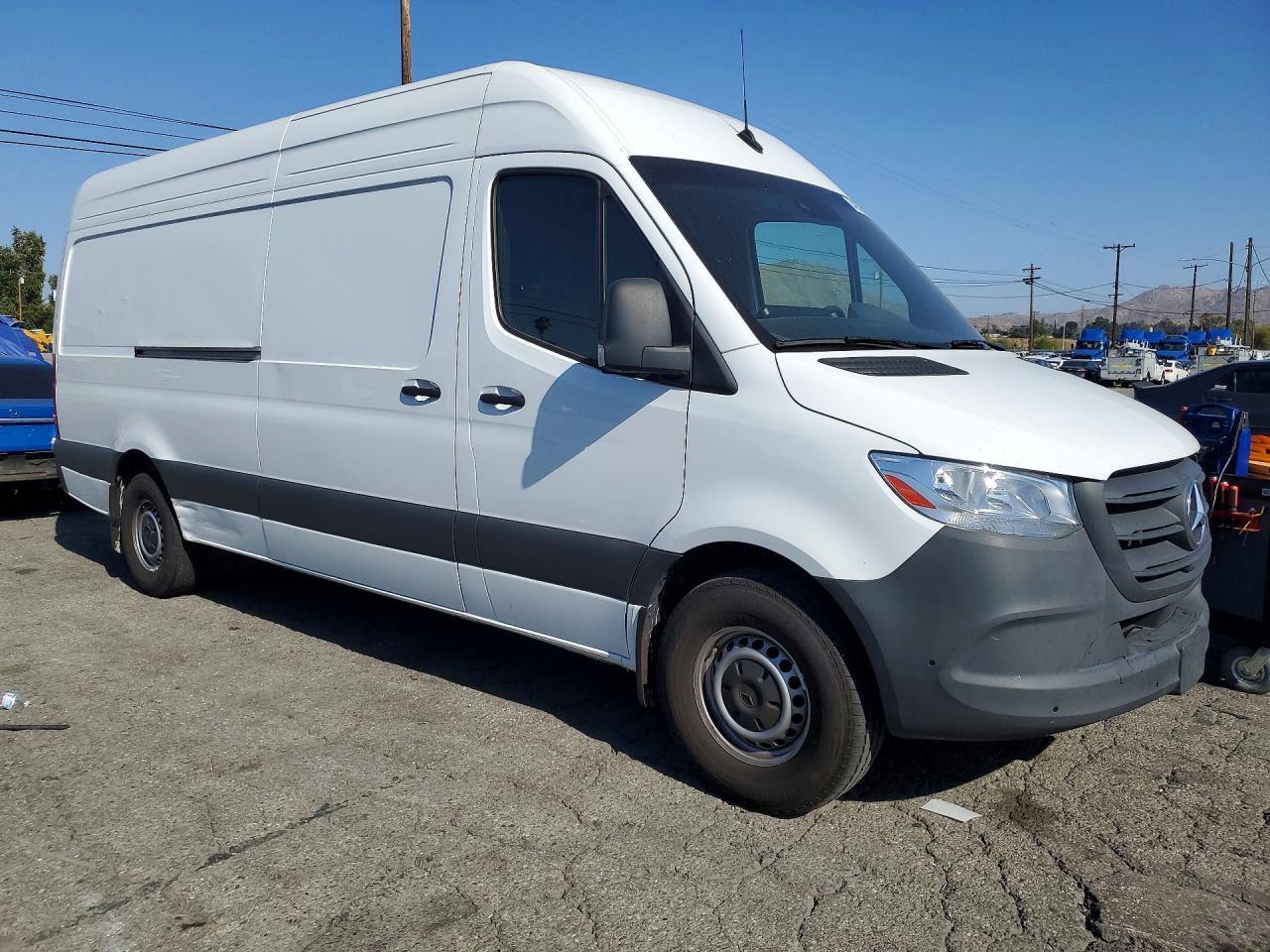 2024 Mercedes Benz Sprinter 2500 Delivery Van - Image 4