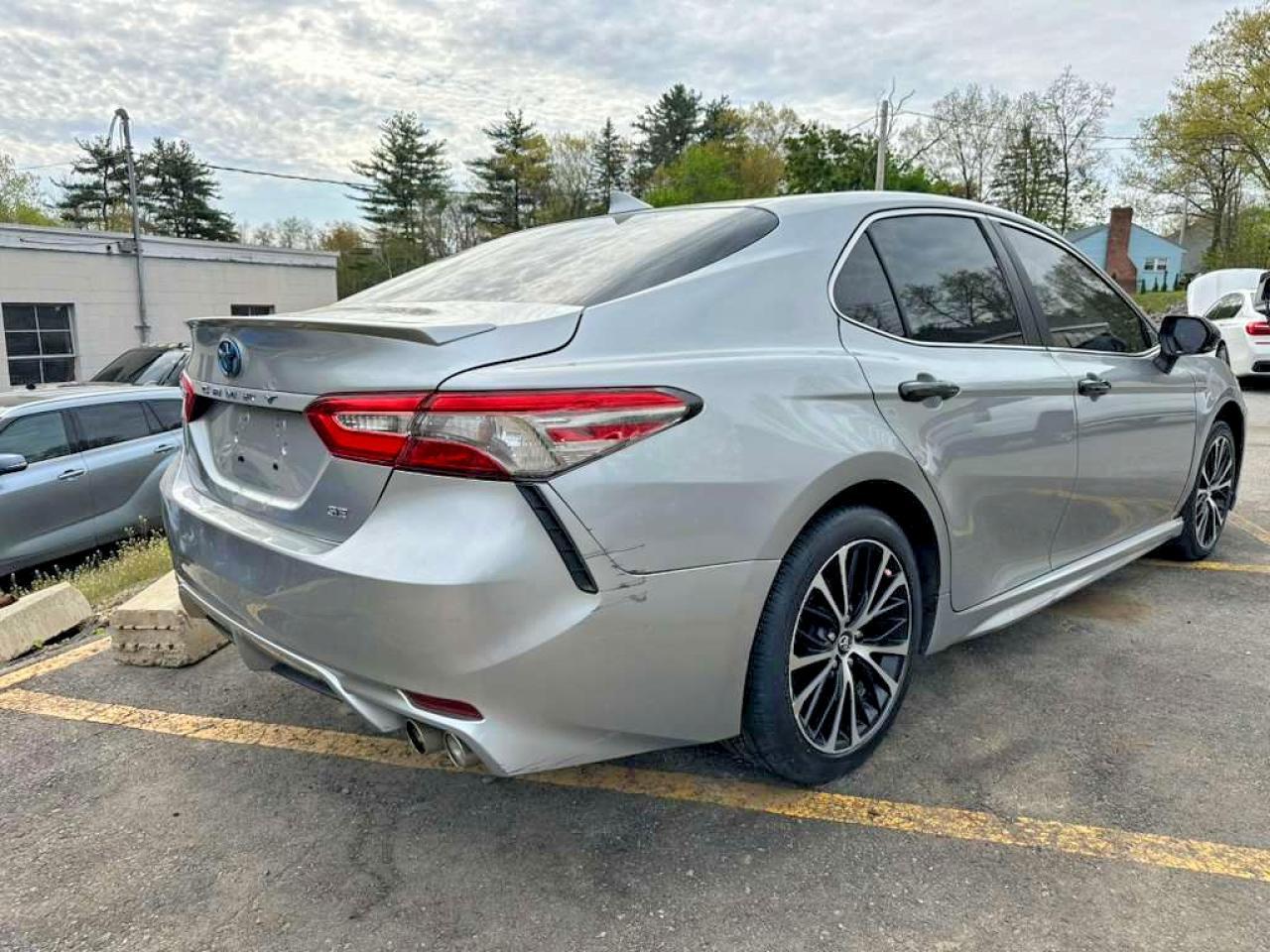 2019 Toyota Camry Se - Image 3