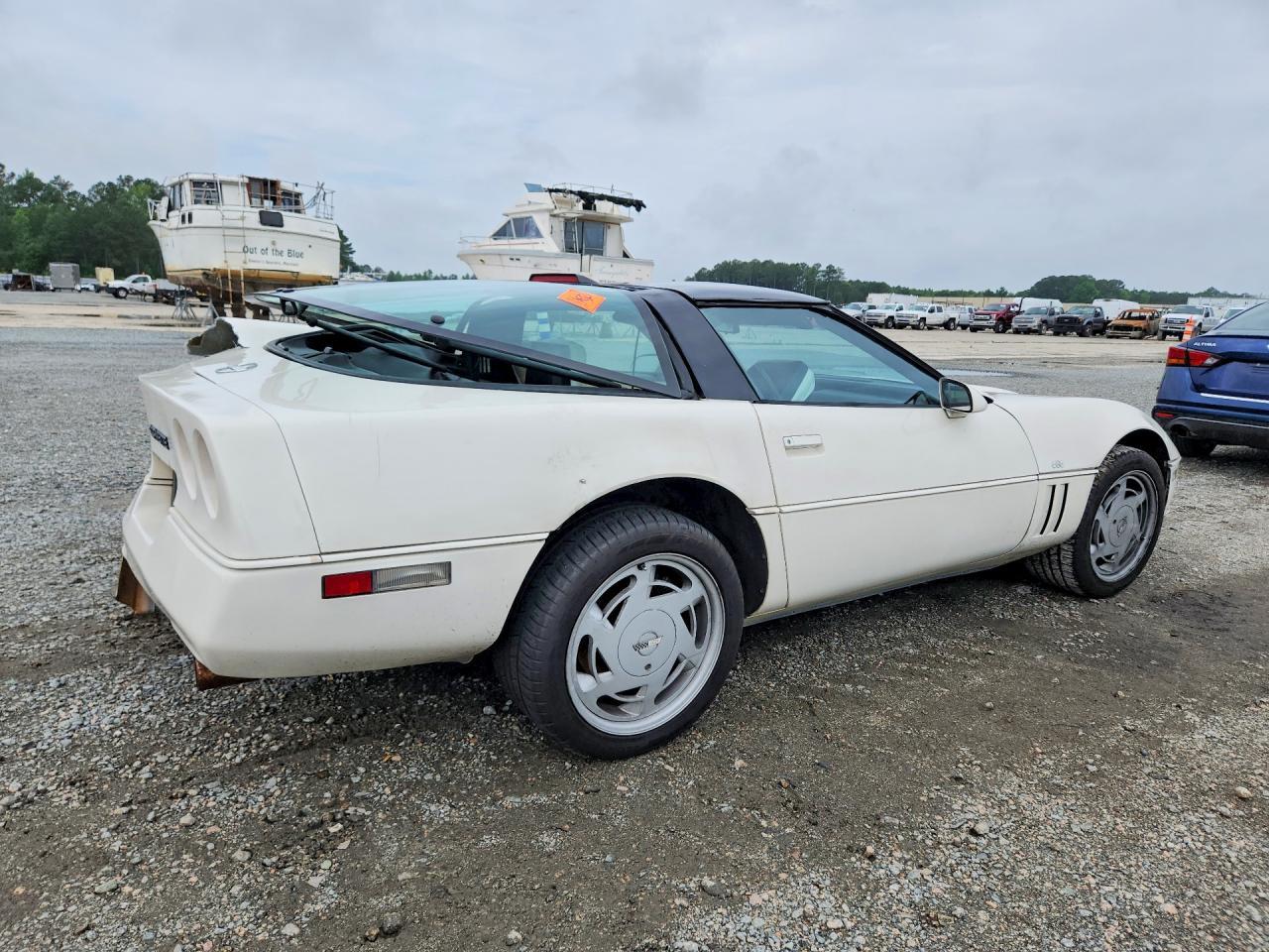 1988 Chevrolet Corvette - Фото 3