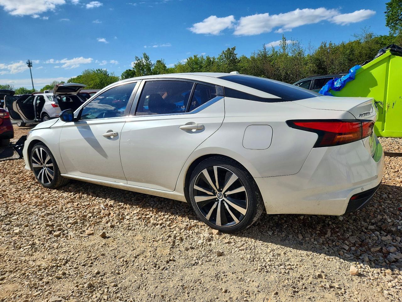2020 Nissan Altima Sr - Фото 2