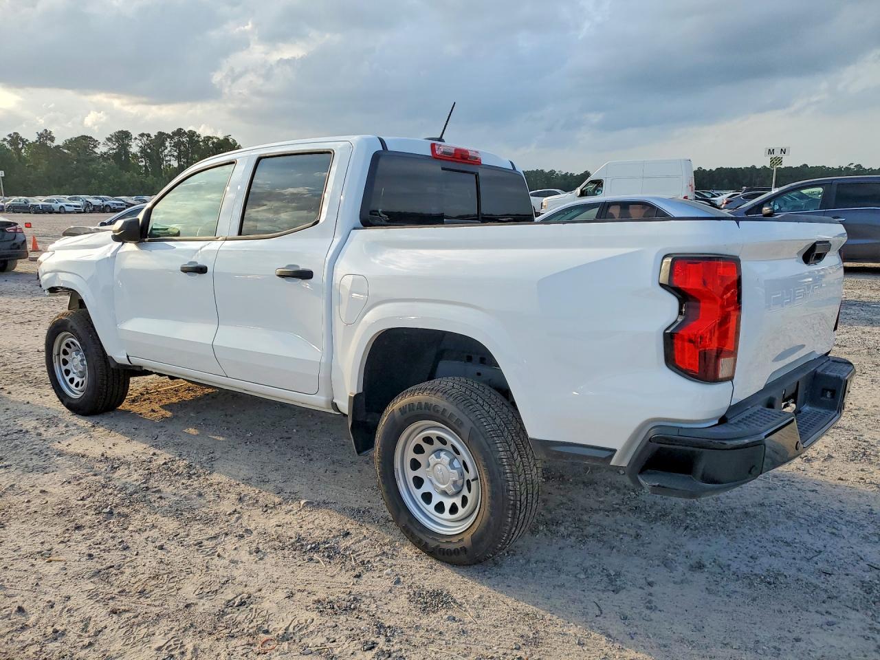 2025 Chevrolet Colorado - Фото 2