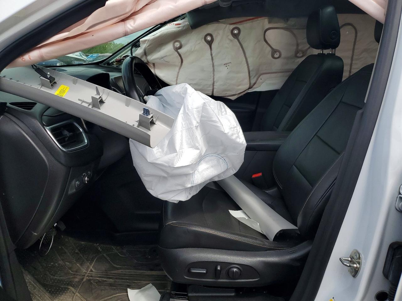 2020 Chevrolet Equinox Premier - Image 7
