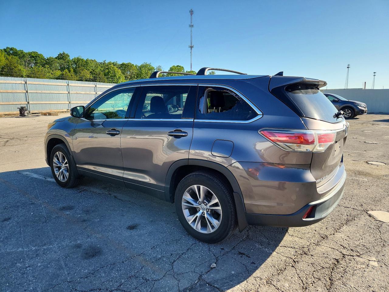 2015 Toyota Highlander Xle - Фото 2