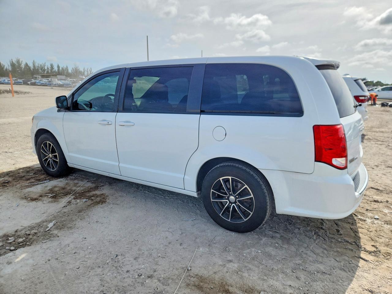 2018 Dodge Grand Caravan Gt - Фото 2