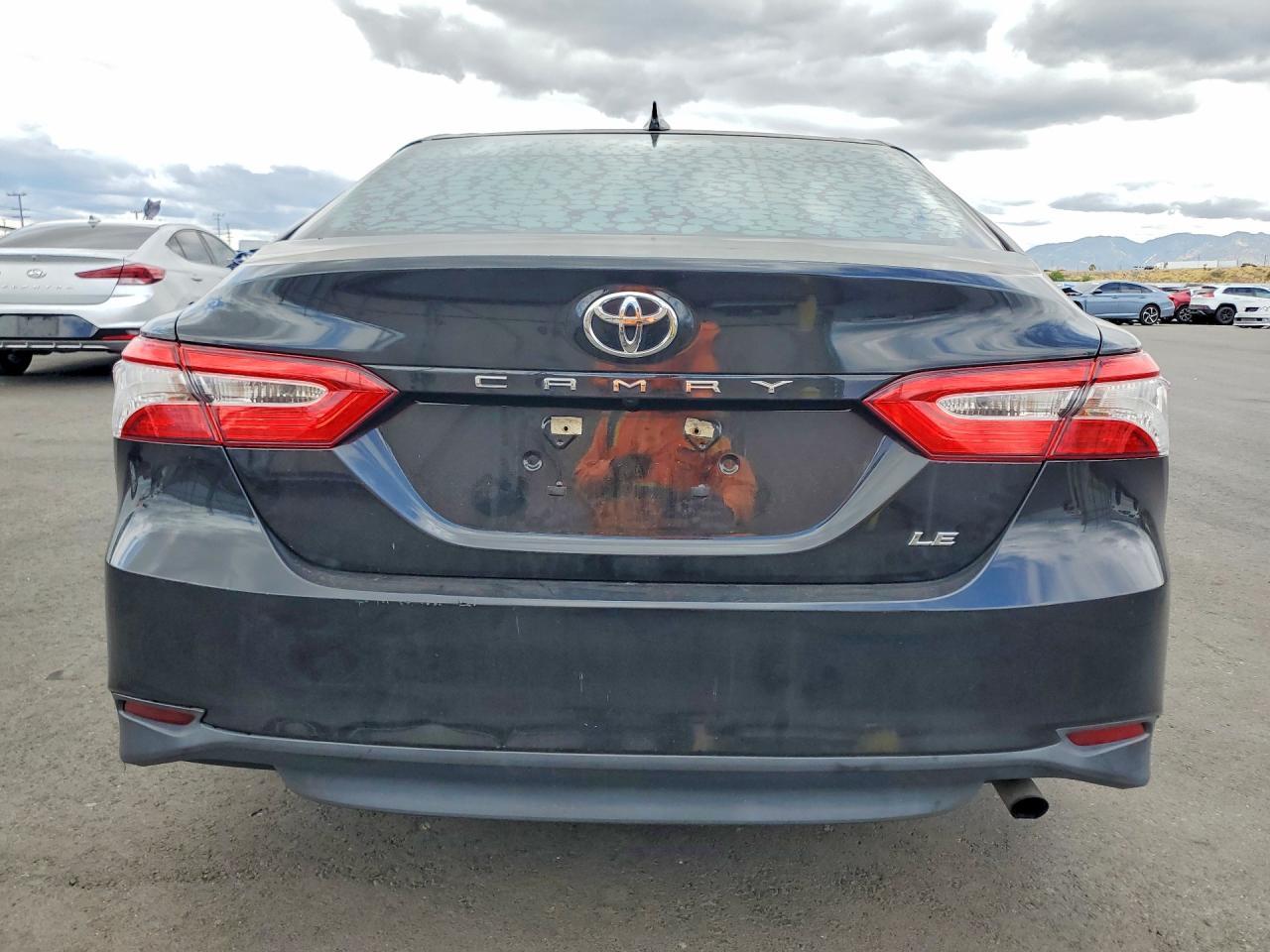 2019 Toyota Camry Le - Фото 6