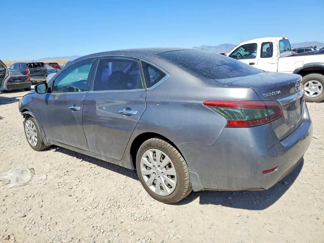 2015 Nissan Sentra S - Фото 2