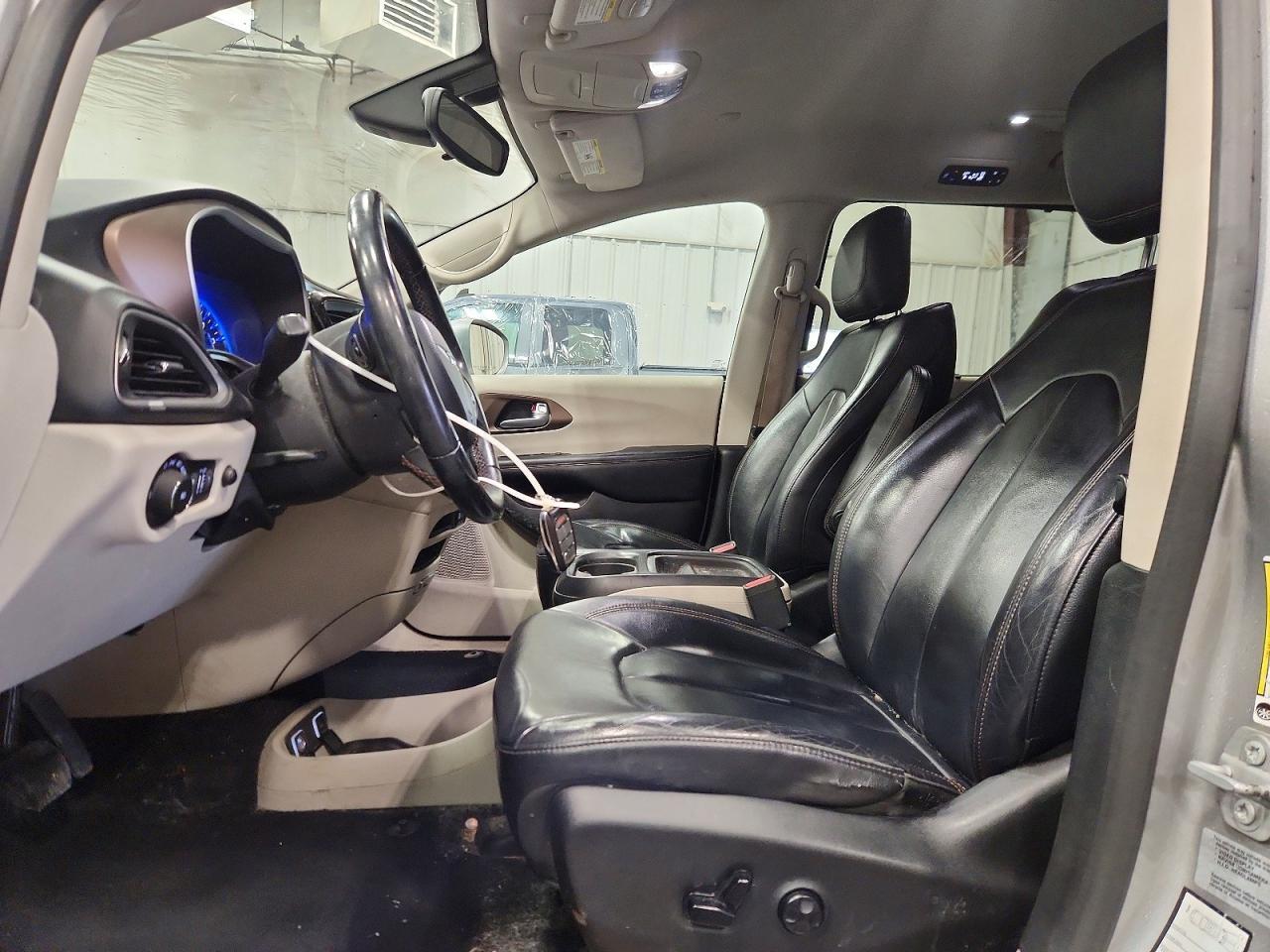 2017 Chrysler Pacifica Touring L - Фото 7