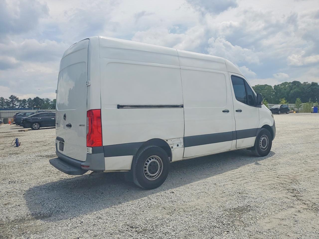 2022 Mercedes-Benz Sprinter 2500 - Фото 3